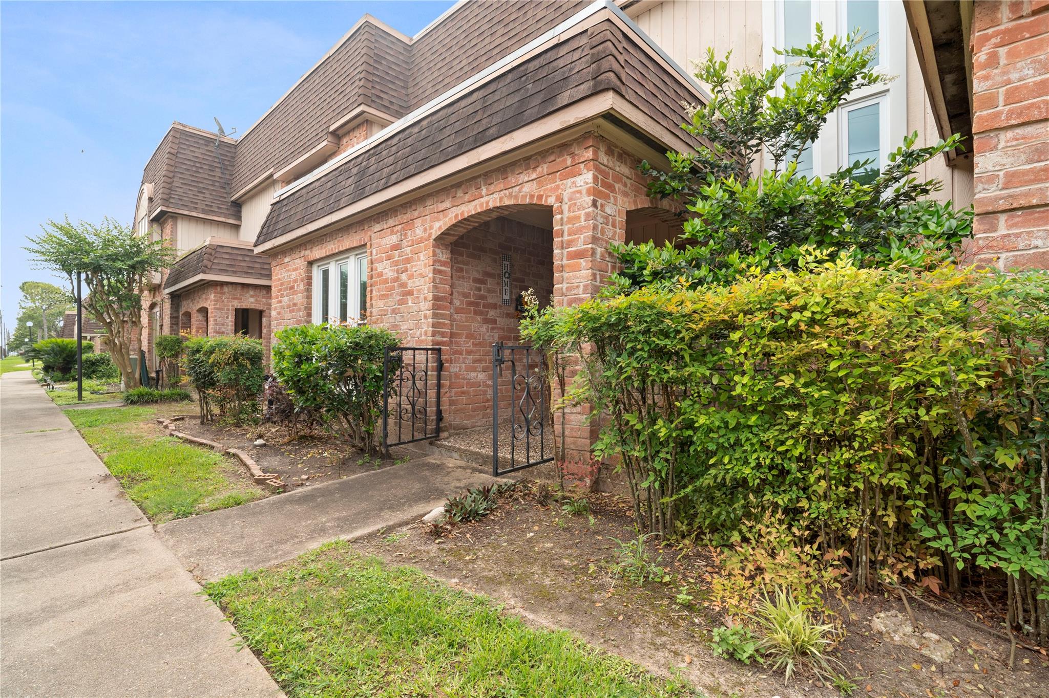 2938 Camelot Lane