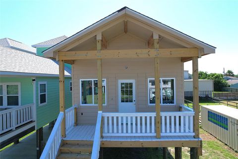 Photo of 1041 15th Street, San Leon, TX 77539 (MLS # 82615344)
