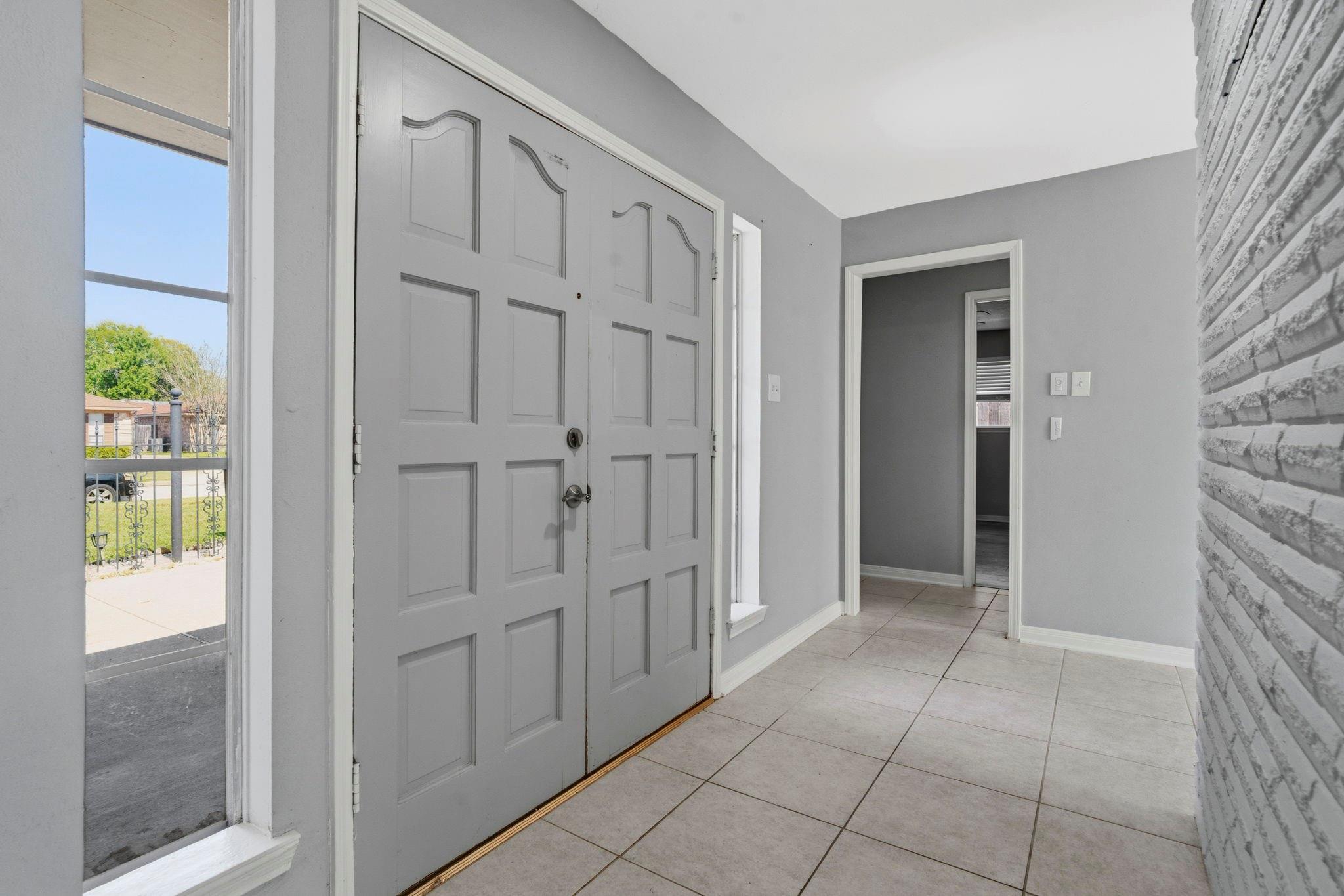 12811 Club Lane