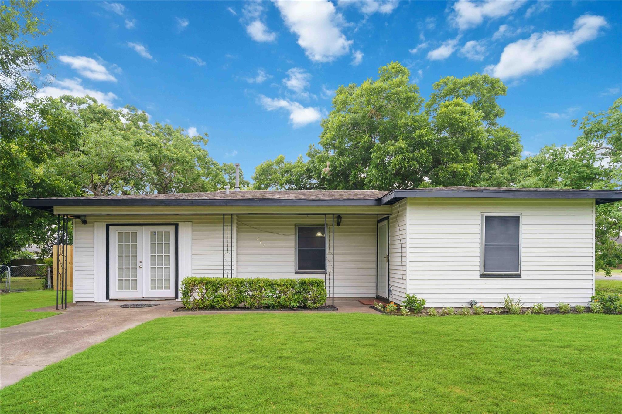 Photo 1 of 14 — 271 Muriel Street, La Marque, TX 77568