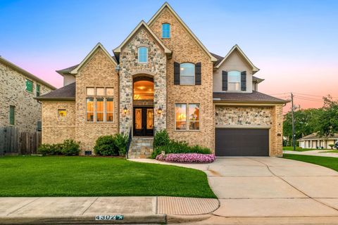 Photo of 4302 Meyerwood Drive, Houston, TX 77096 (MLS # 93341617)