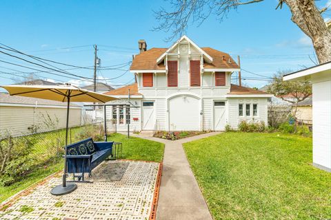 Photo of 1212 Ball, Galveston, TX 77550 (MLS # 8595640)