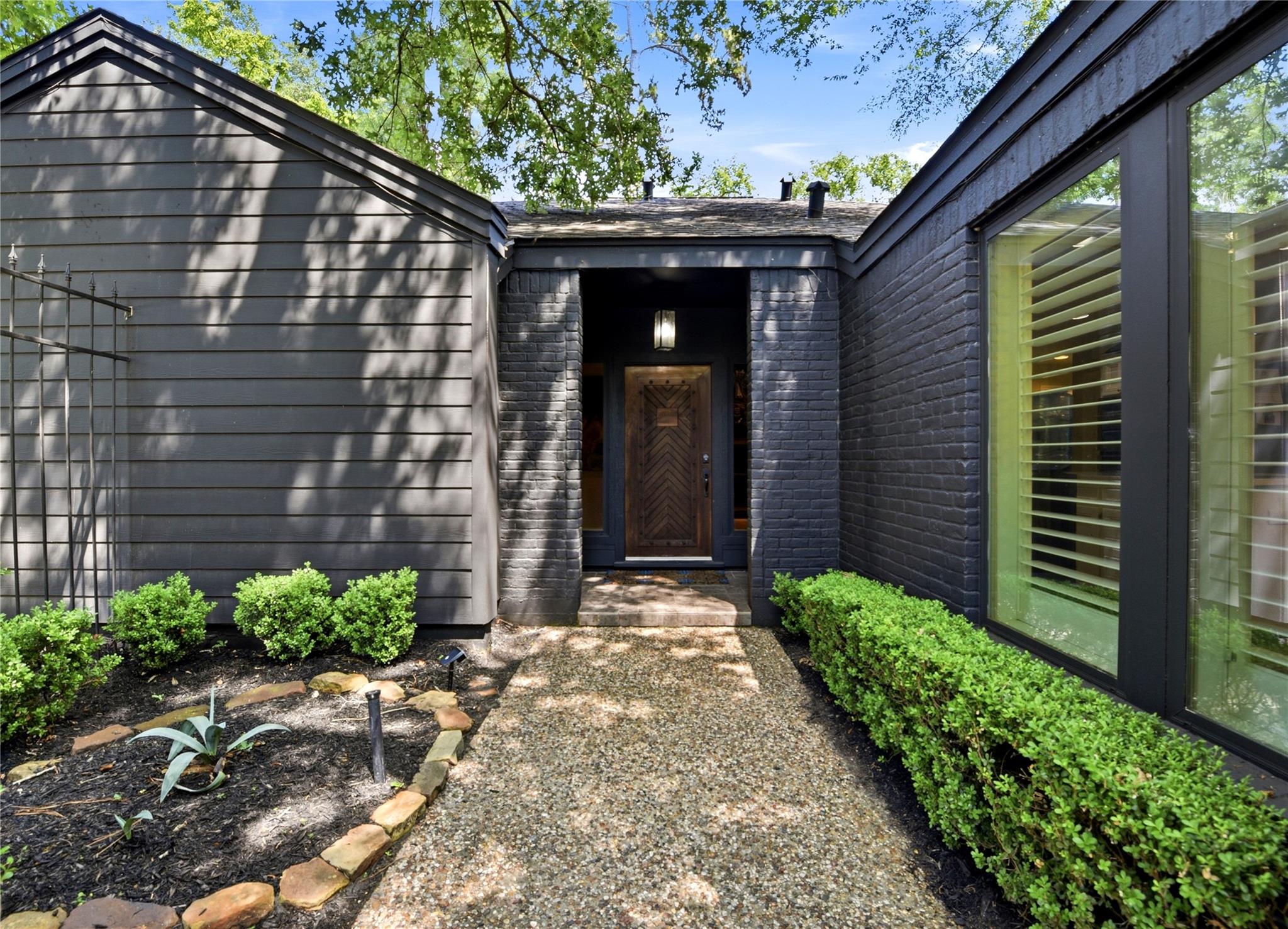 2701 Crossvine Circle