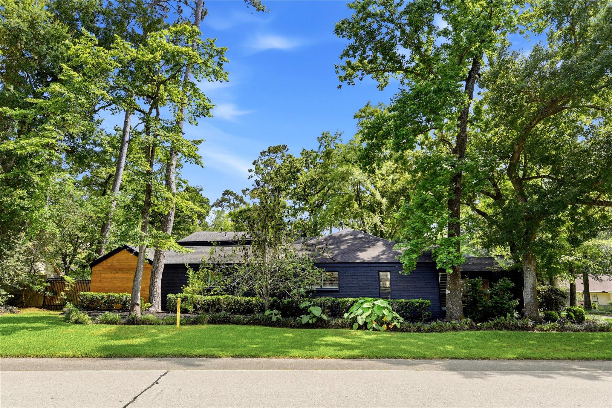 2701 Crossvine Circle