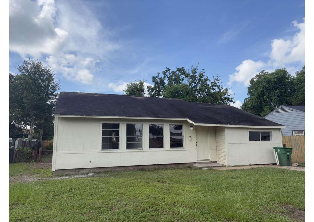 Photo of 5934 Southtown Street, Houston, TX 77033 (MLS # 60120384)