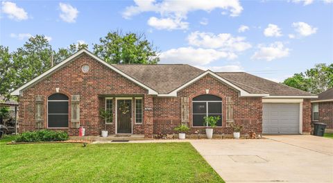 Homes For Sale - 7673 Cr 669b Road<br/> Alvin, TX 77511