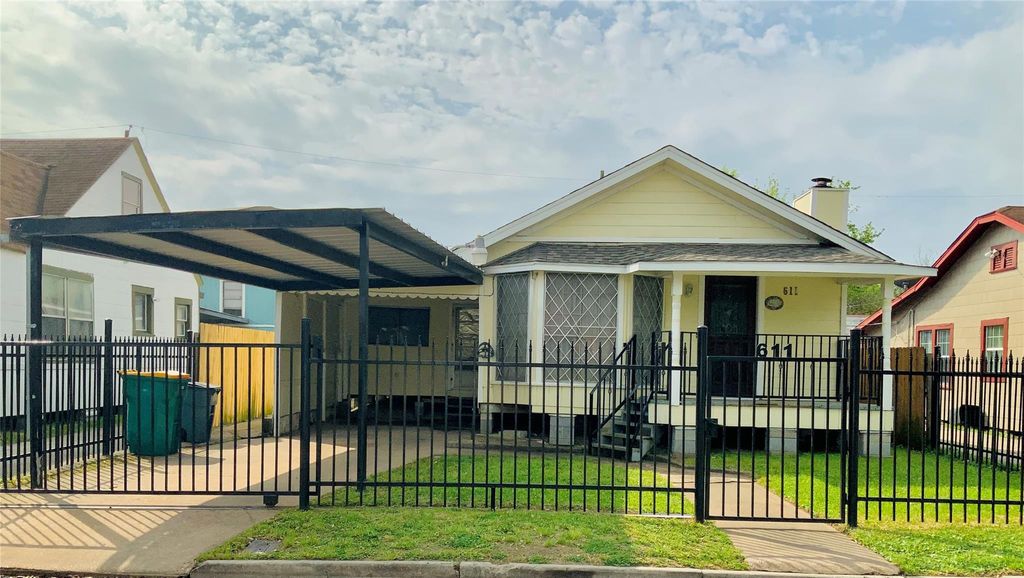 Photo of 611 Bolster Street, Baytown, TX 77520 (MLS # 15255804)