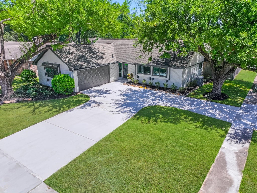 Photo of 5302 Arbor Vitae Drive, Houston, TX 77092 (MLS # 50151377)