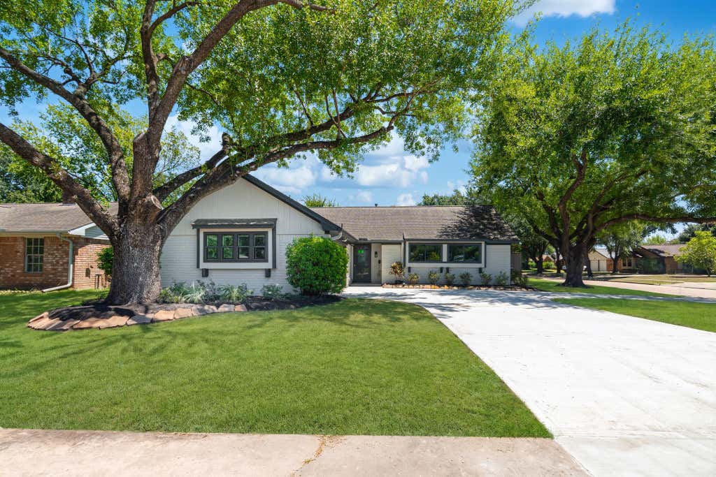 Photo of 5302 Arbor Vitae Drive, Houston, TX 77092 (MLS # 50151377)