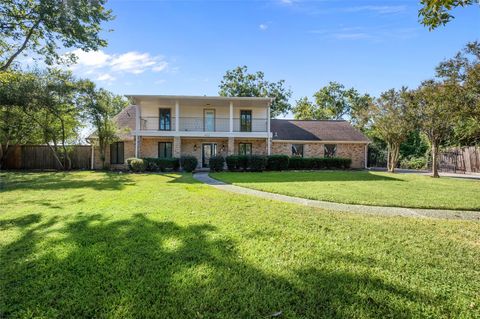 Photo of 4702 Bayou Vista Drive, Houston, TX 77091 (MLS # 91352590)