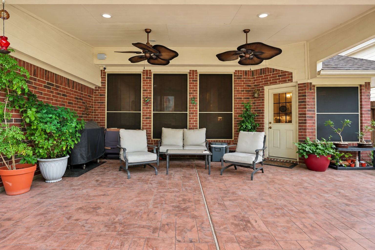 1918 Oakwood Court Drive
