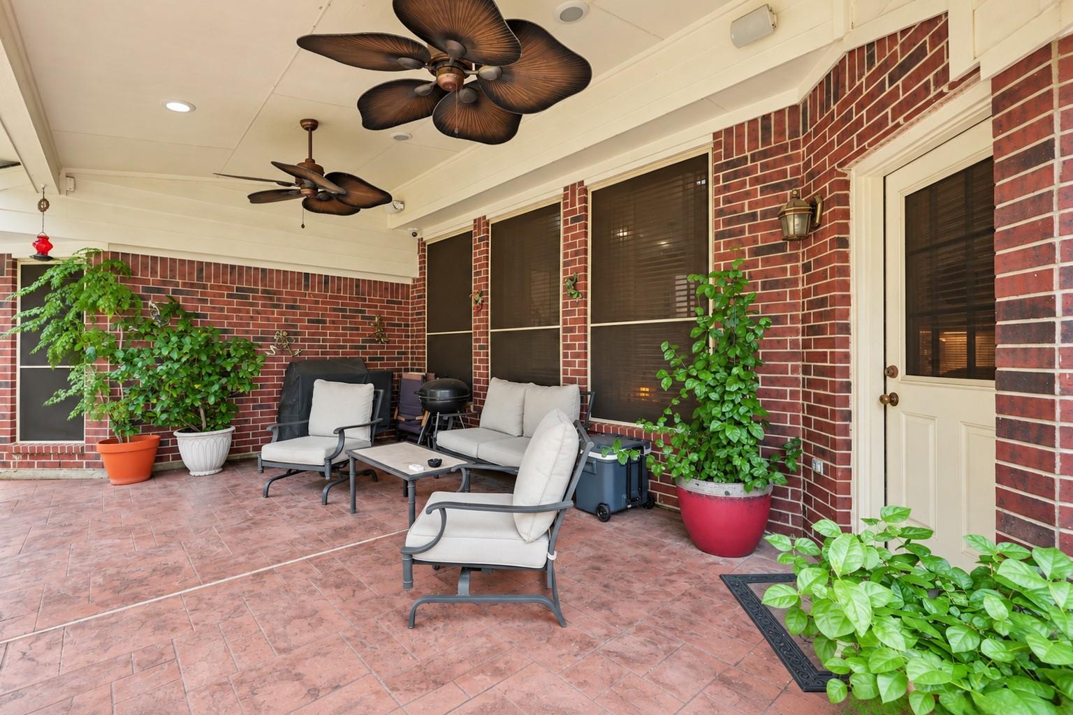 1918 Oakwood Court Drive