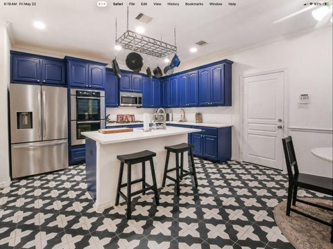 Photo of 1111 W 26th Street, Houston, TX 77008 (MLS # 16987931)
