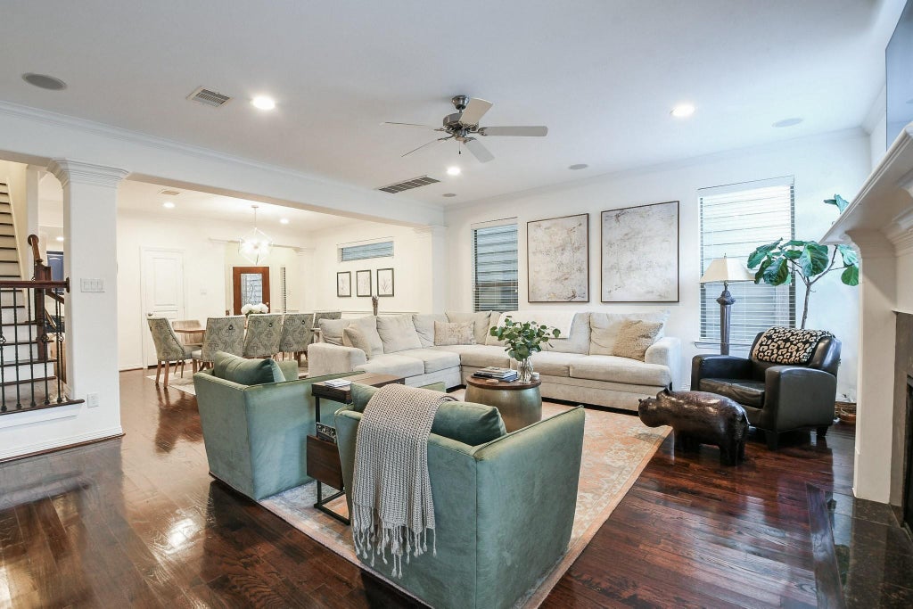 Photo of 1111 W 26th Street, Houston, TX 77008 (MLS # 16987931)