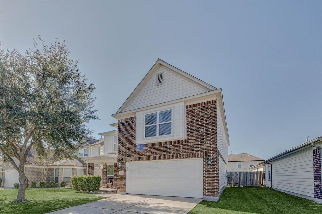 Photo of 3027 Upland Spring Trace Trce, Katy, TX 77493 (MLS # 46707070)