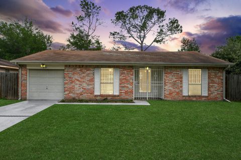 Photo of 275 Casa Grande Drive, Houston, TX 77060 (MLS # 97918666)
