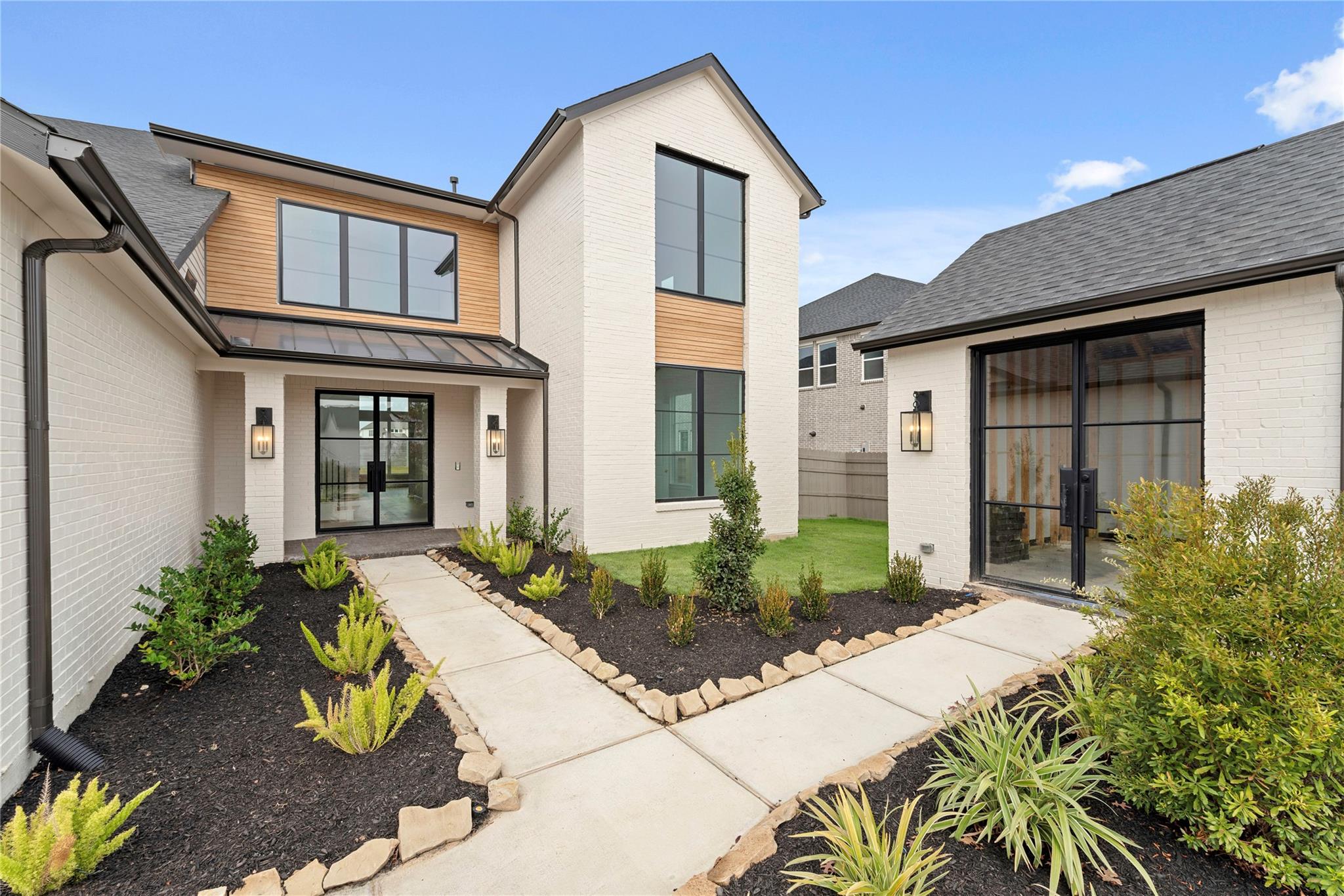15739 Saffron Summer Street