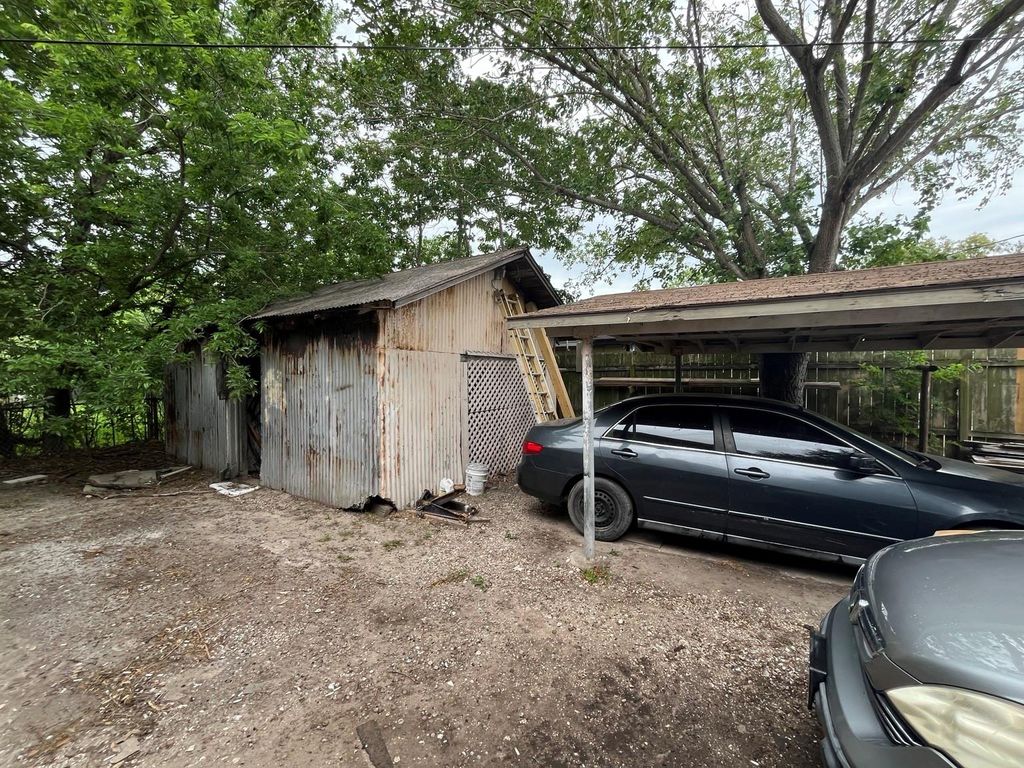 Photo of 2632 2nd Ave N AVE, Texas City, TX 77590 (MLS # 97257327)