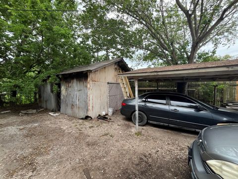 Photo of 2632 2nd Ave N AVE, Texas City, TX 77590 (MLS # 97257327)