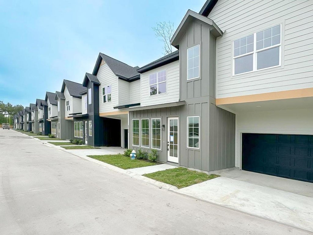 Photo of 5726 Barbara Rose Lane, Houston, TX 77091 (MLS # 74008867)
