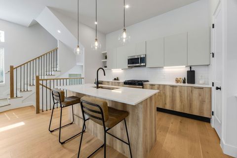 Photo of 3907 Tulane Street #E, Houston, TX 77018 (MLS # 35642863)