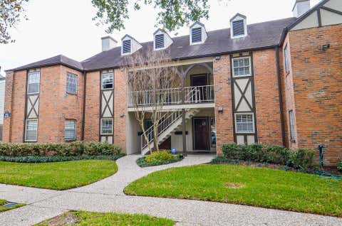 Photo of 854 Wax Myrtle Lane #A, Houston, TX 77079 (MLS # 20840324)