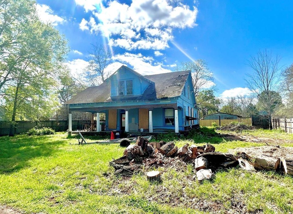 Photo of 445 W Hartel Street, Sour Lake, TX 77659 (MLS # 42045209)
