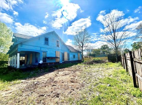 Photo of 445 W Hartel Street, Sour Lake, TX 77659 (MLS # 42045209)