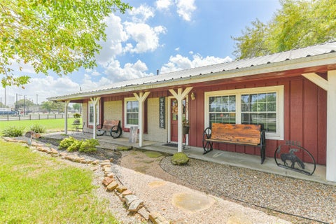 Photo of 307 W Hufsmith Road, Tomball, TX 77375 (MLS # 60091656)