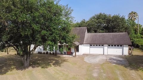 Photo of 3015 Indian Acres Street, Alvin, TX 77511 (MLS # 16250834)