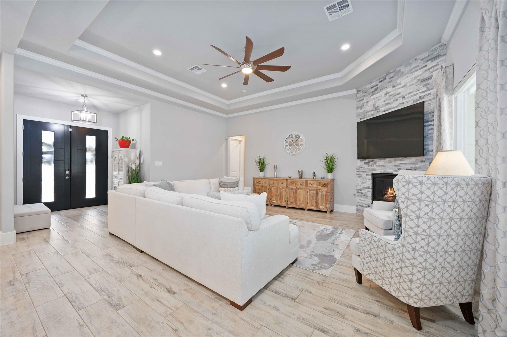33510 Walnut Xing