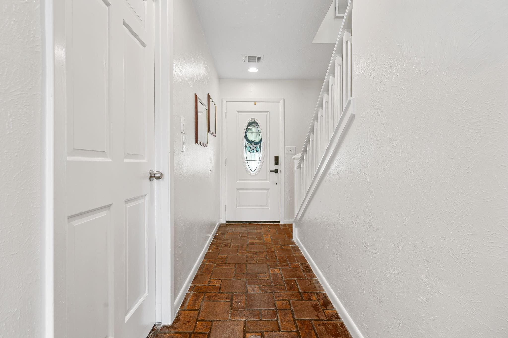 3902 Knollcrest Drive