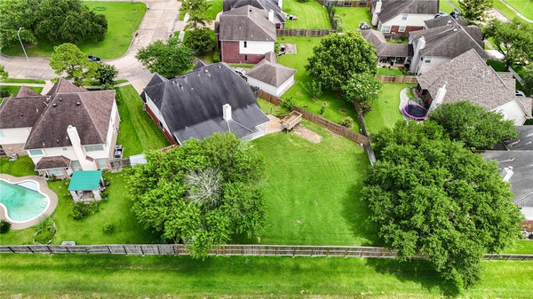 12606 BRANDON BEND DR, MISSOURI CITY, TX 77489 - Image b4ef5efbce1fcd85f4700eb23fb41e2e/2246583000