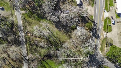 Photo of 472 E Main Street, Zavalla, TX 75980 (MLS # 16443260)