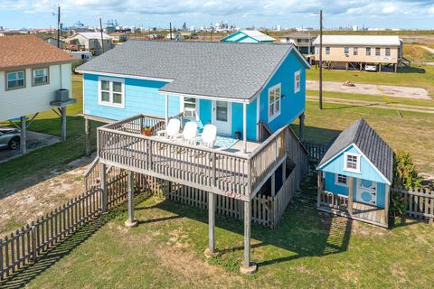 Photo of 902 Treaty Drive, Surfside Beach, TX 77541 (MLS # 91933210)