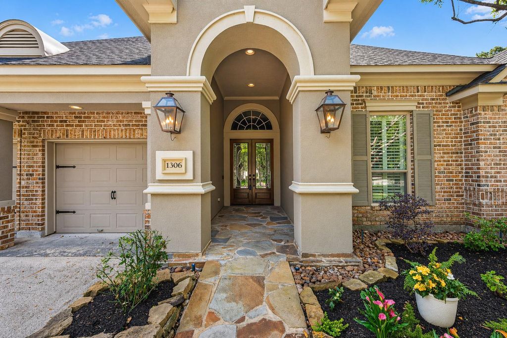 Photo of 1306 Royal Sands Lane, Kingwood, TX 77345 (MLS # 27284488)