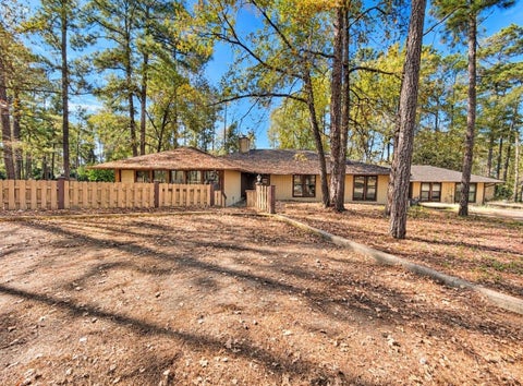 Photo of 36058 Private Road 6070, Brookeland, TX 75931 (MLS # 90611441)