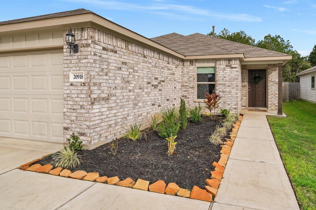 Photo of 20918 Twining Rose Lane, Tomball, TX 77377 (MLS # 89207865)