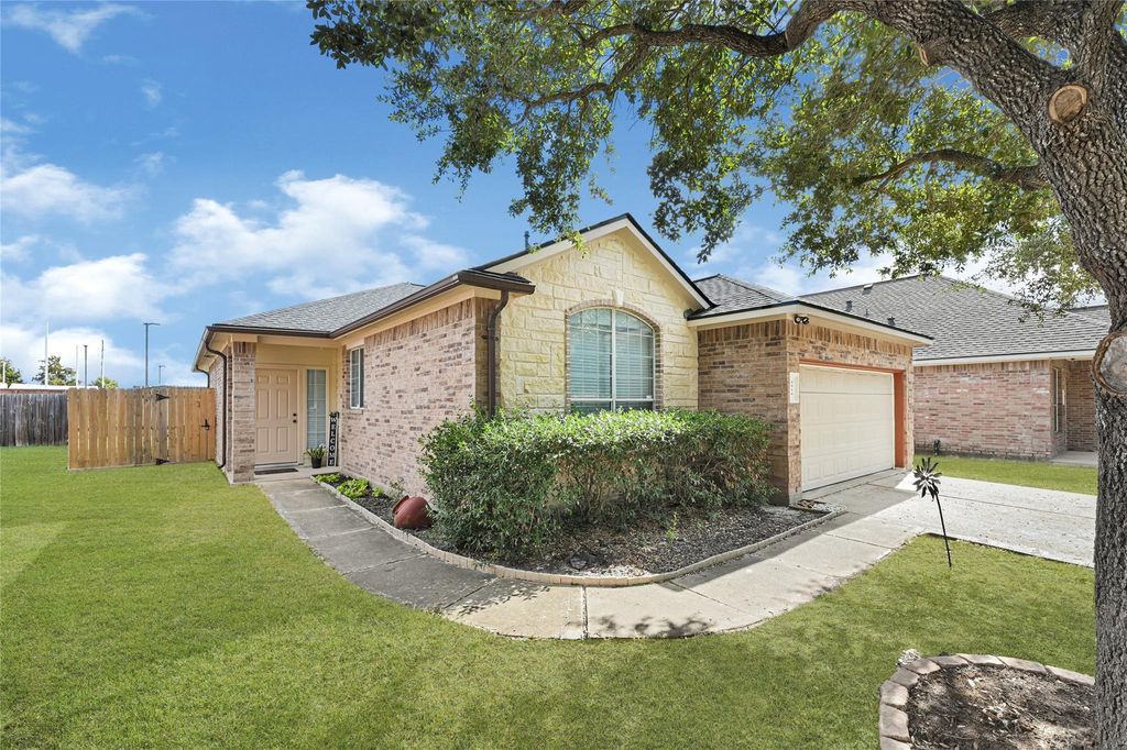Photo of 5914 Laramie River Court, Katy, TX 77449 (MLS # 4626283)