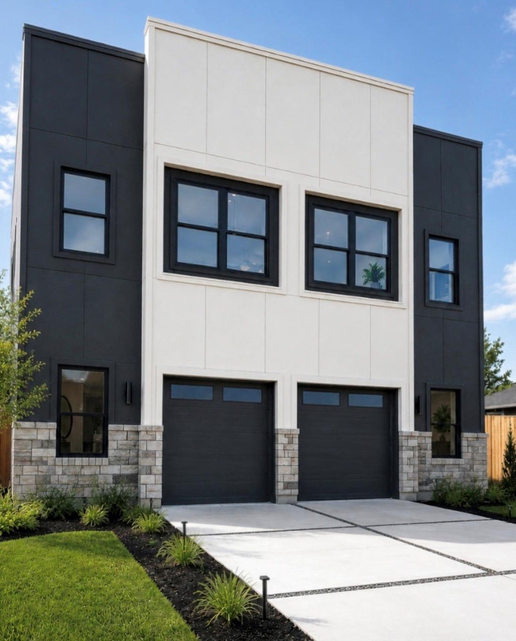 Photo of 811 E 32nd Street, Houston, TX 77022 (MLS # 34524822)