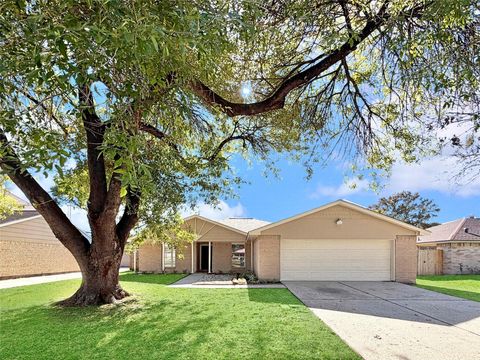 Photo of 2603 W Greens Road W, Houston, TX 77067 (MLS # 58056539)