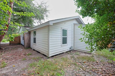 Tiny photo for 1202 Common Park Drive, Houston, TX 77009 (MLS # 78254372)