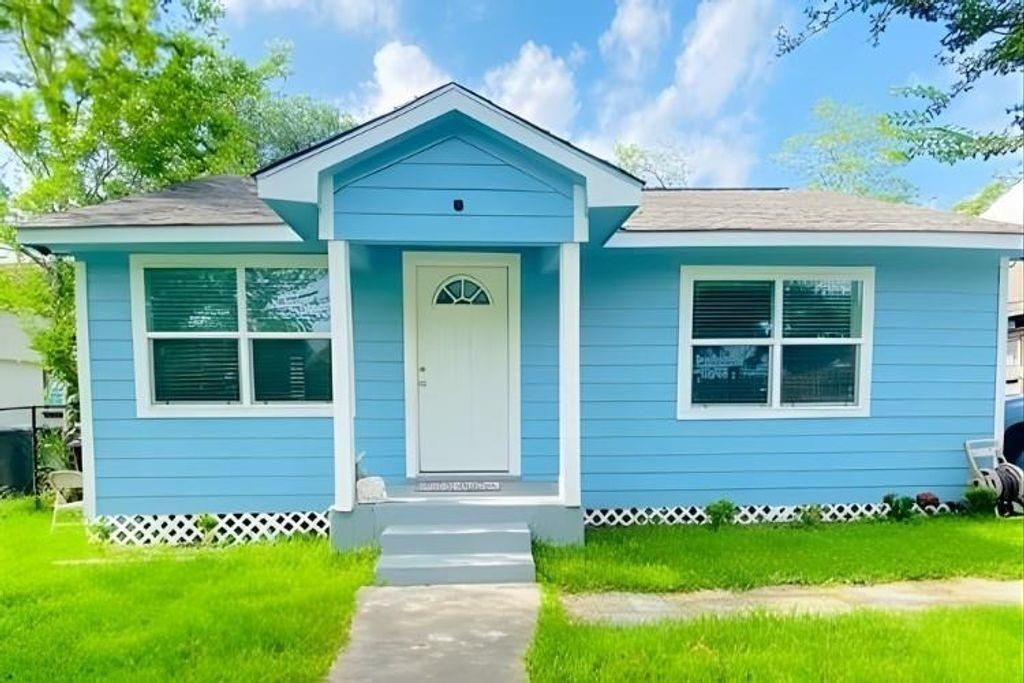 Photo of 5107 Farmer Street, Houston, TX 77020 (MLS # 60389972)