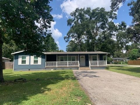 Photo of 1000 Thomas Avenue, Conroe, TX 77301 (MLS # 91331271)