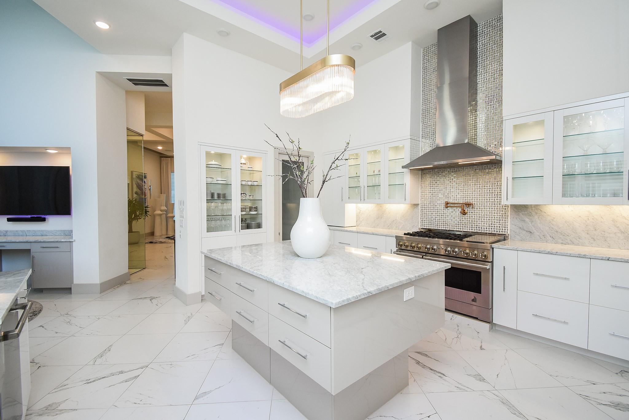 32 E Shady Lane