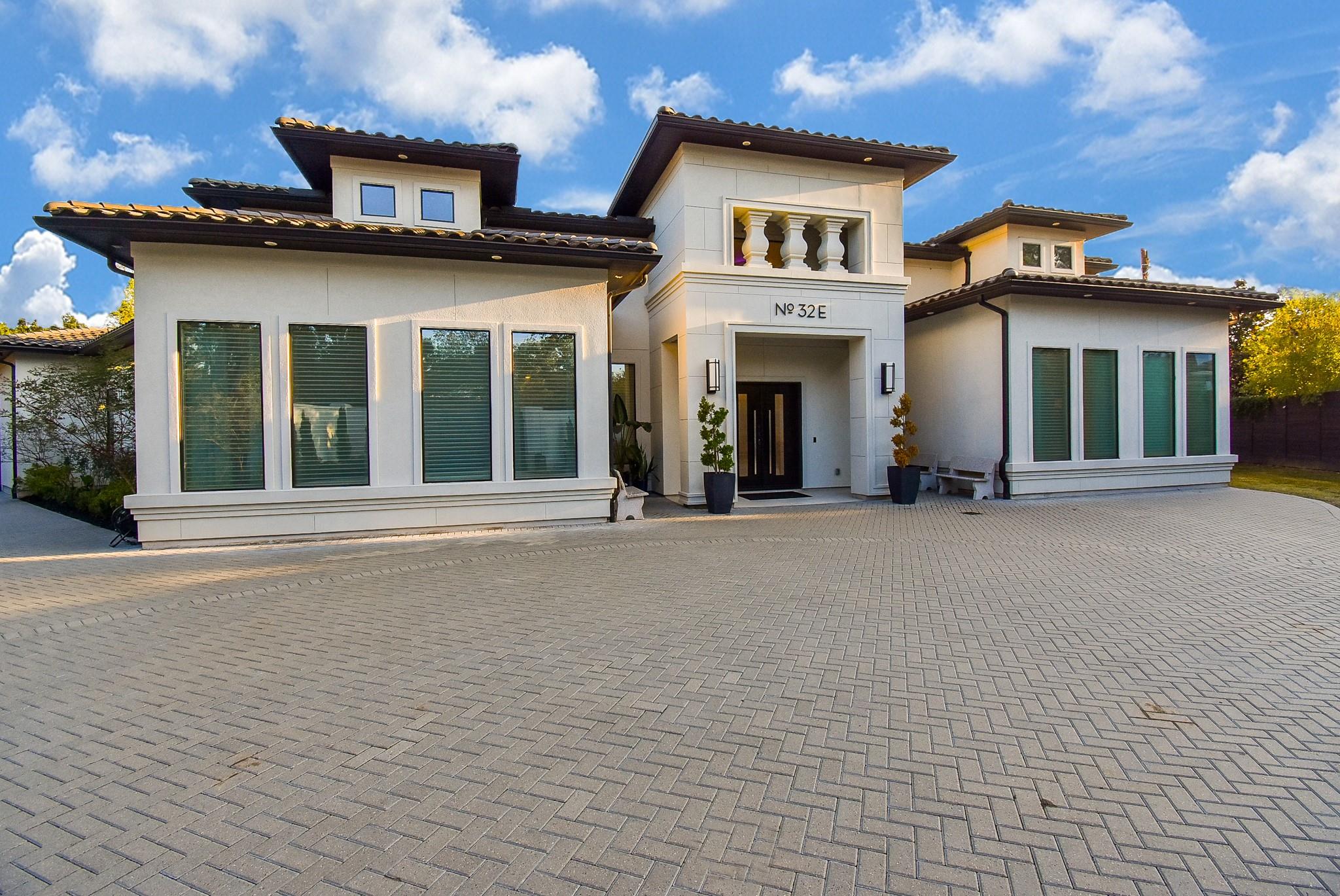 32 E Shady Lane
