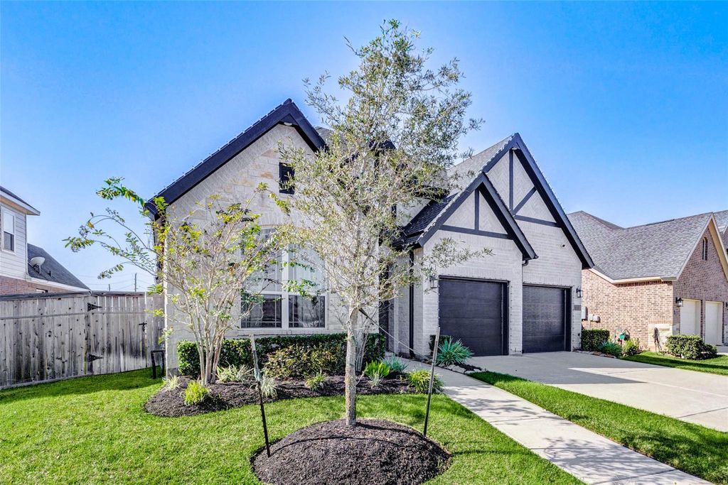 Photo of 1719 Rustling Creek Drive, Missouri City, TX 77459 (MLS # 24006042)