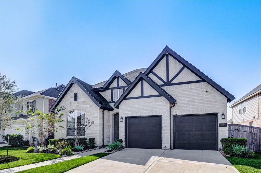 Photo of 1719 Rustling Creek Drive, Missouri City, TX 77459 (MLS # 24006042)