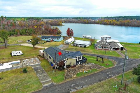 Photo of 121 Read Oak, Onalaska, TX 77360 (MLS # 10044662)