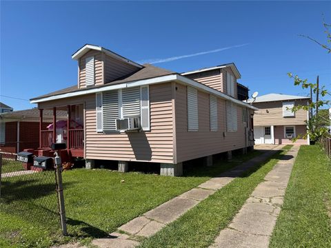 Photo of 4810 Avenue K, Galveston, TX 77551 (MLS # 18412862)